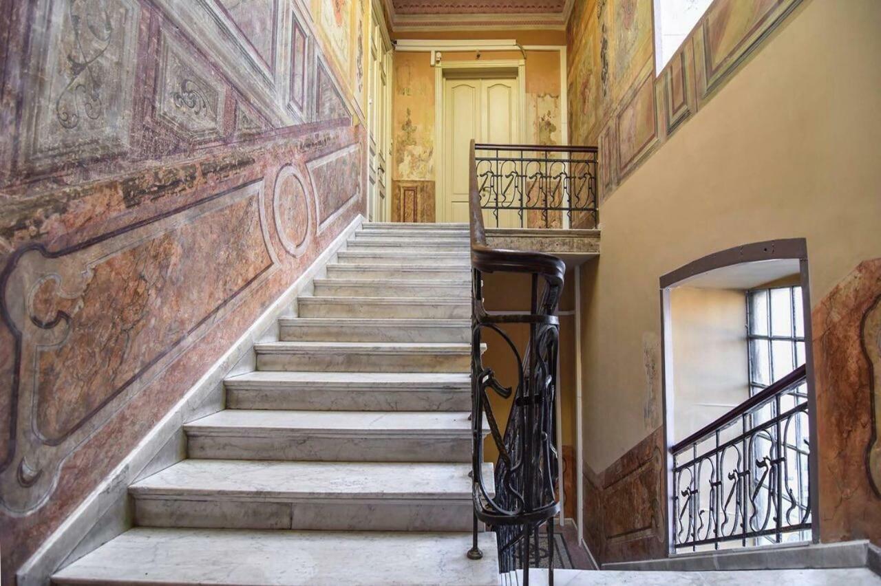 Old - Gold Gala Apartment Tbilisi Exterior photo